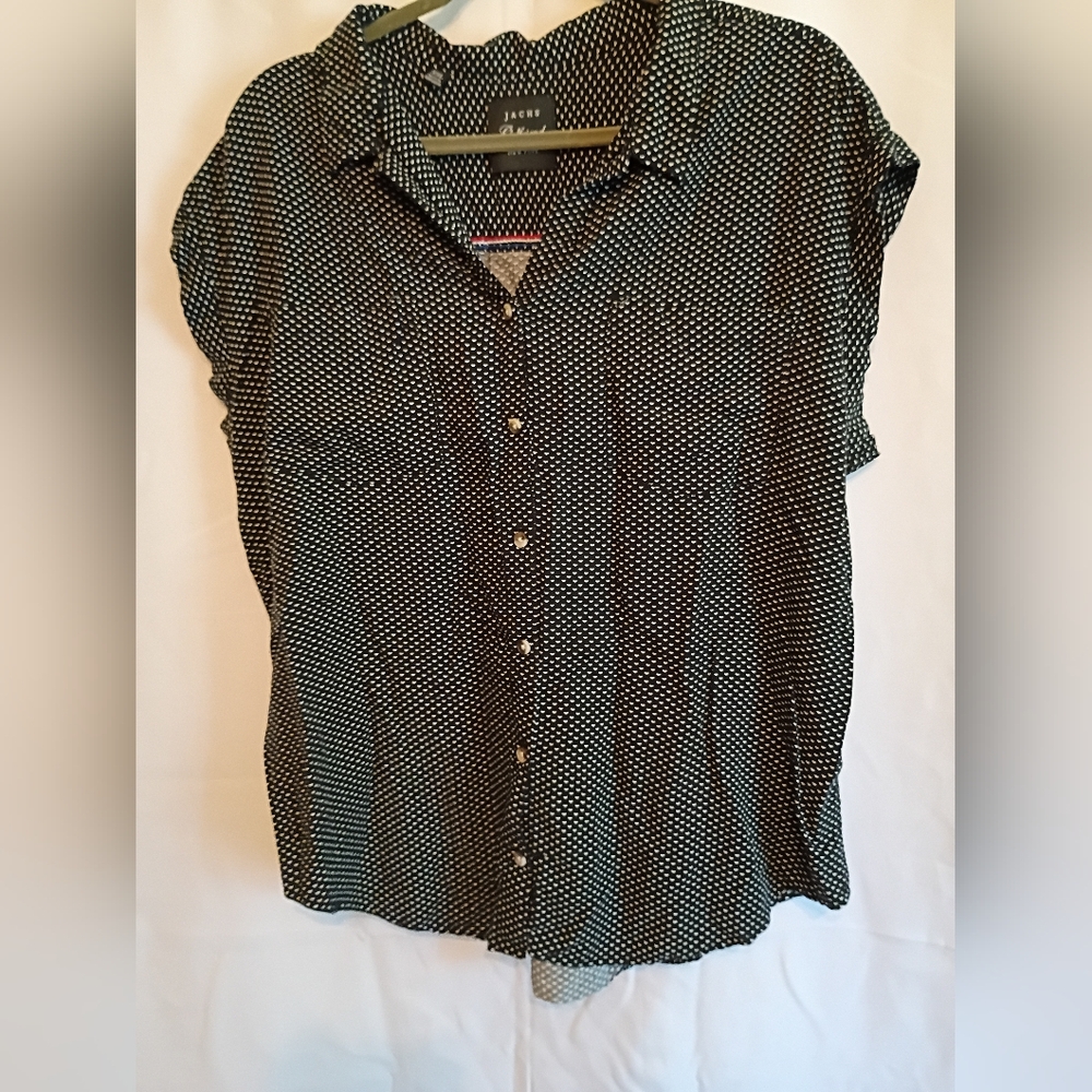 JACHS Girlfriend Black and White Button Down Shirt Size XXL.